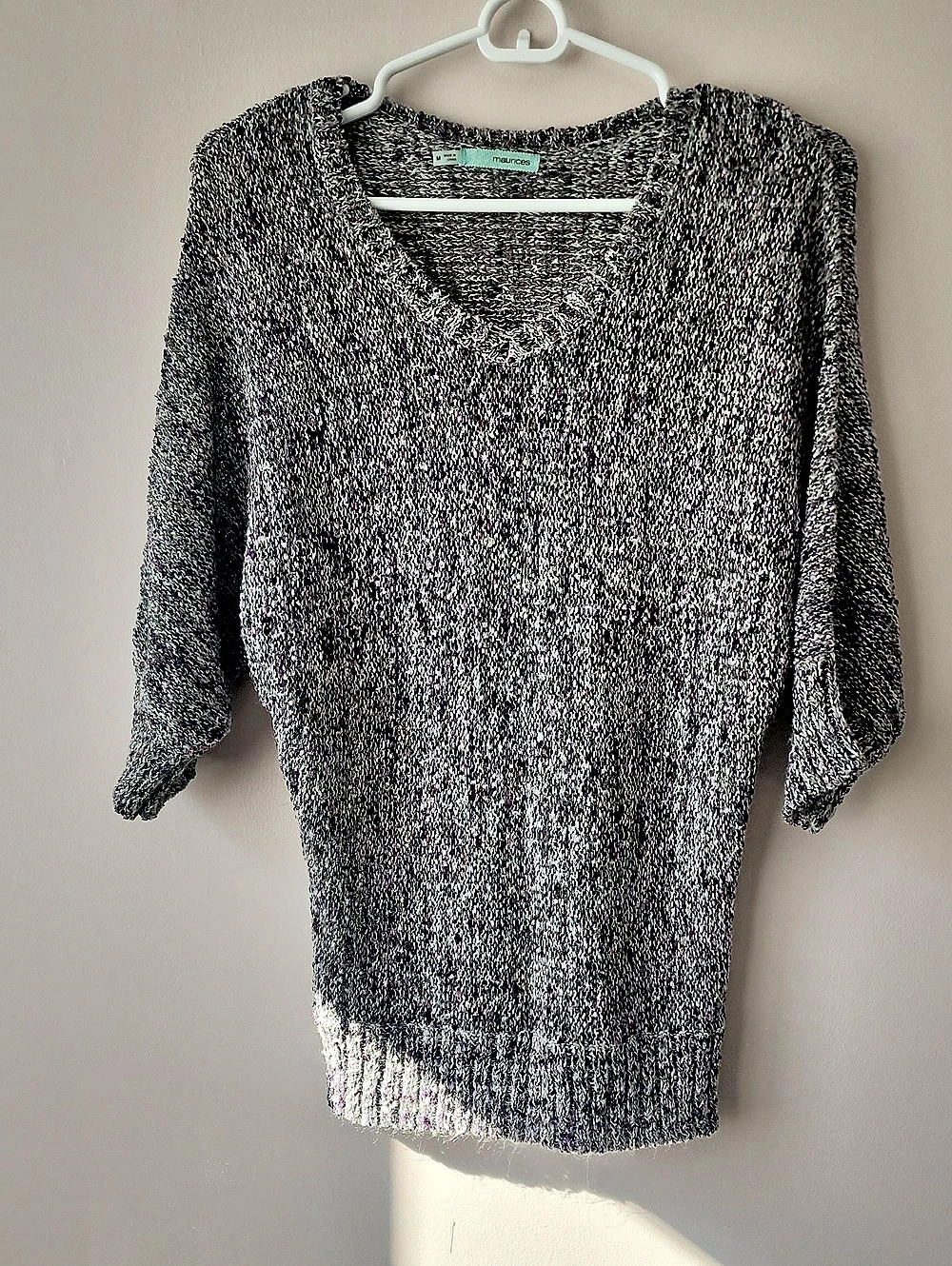 maurices V-Neck Textured Sweater in Gray & Purple Size Medium